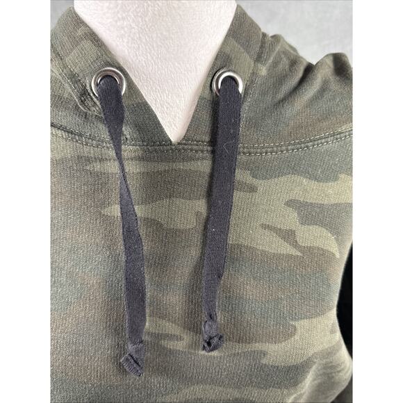 Sanctuary Green Camo‎ Pullover Sweatshirt Hoodie Cropped Rolled Hem Women's Sz S - Picture 3 of 9